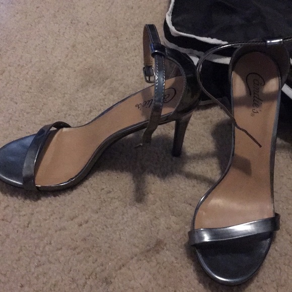 Candie’s heels - Picture 2 of 3